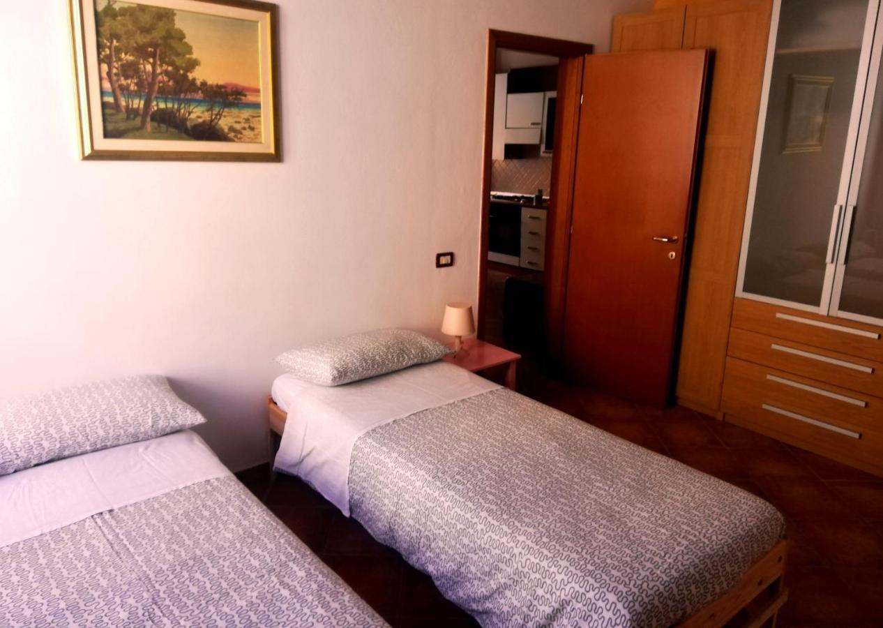 La Casa Di Giosue Apartment Livorno Bagian luar foto