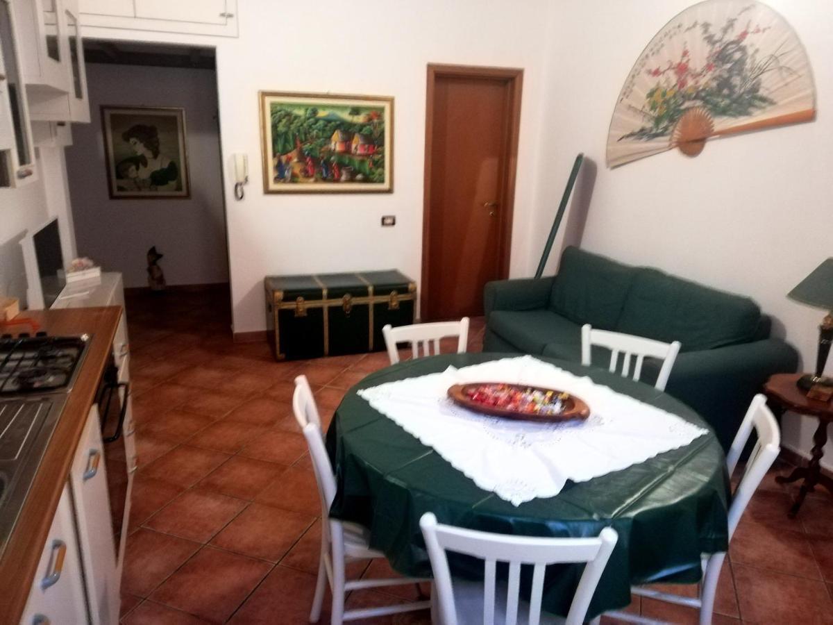 La Casa Di Giosue Apartment Livorno Bagian luar foto