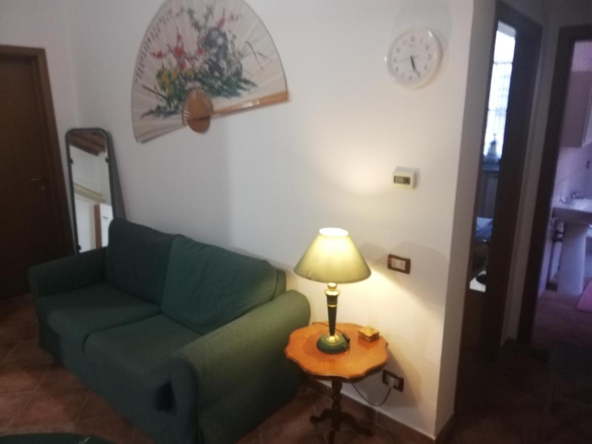La Casa Di Giosue Apartment Livorno Bagian luar foto